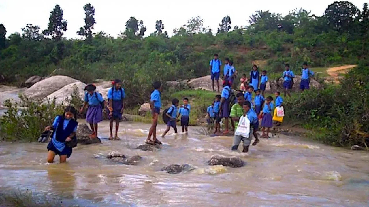 Children brave croc threat, waist-deep water to reach school