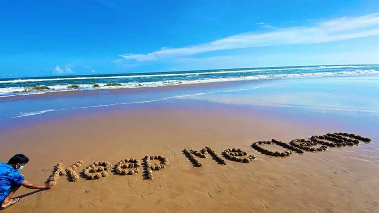 Watch: This Is How Sudarsan Pattnaik Appeals People To Keep Beaches Clean On International Coastal Clean-Up Day
