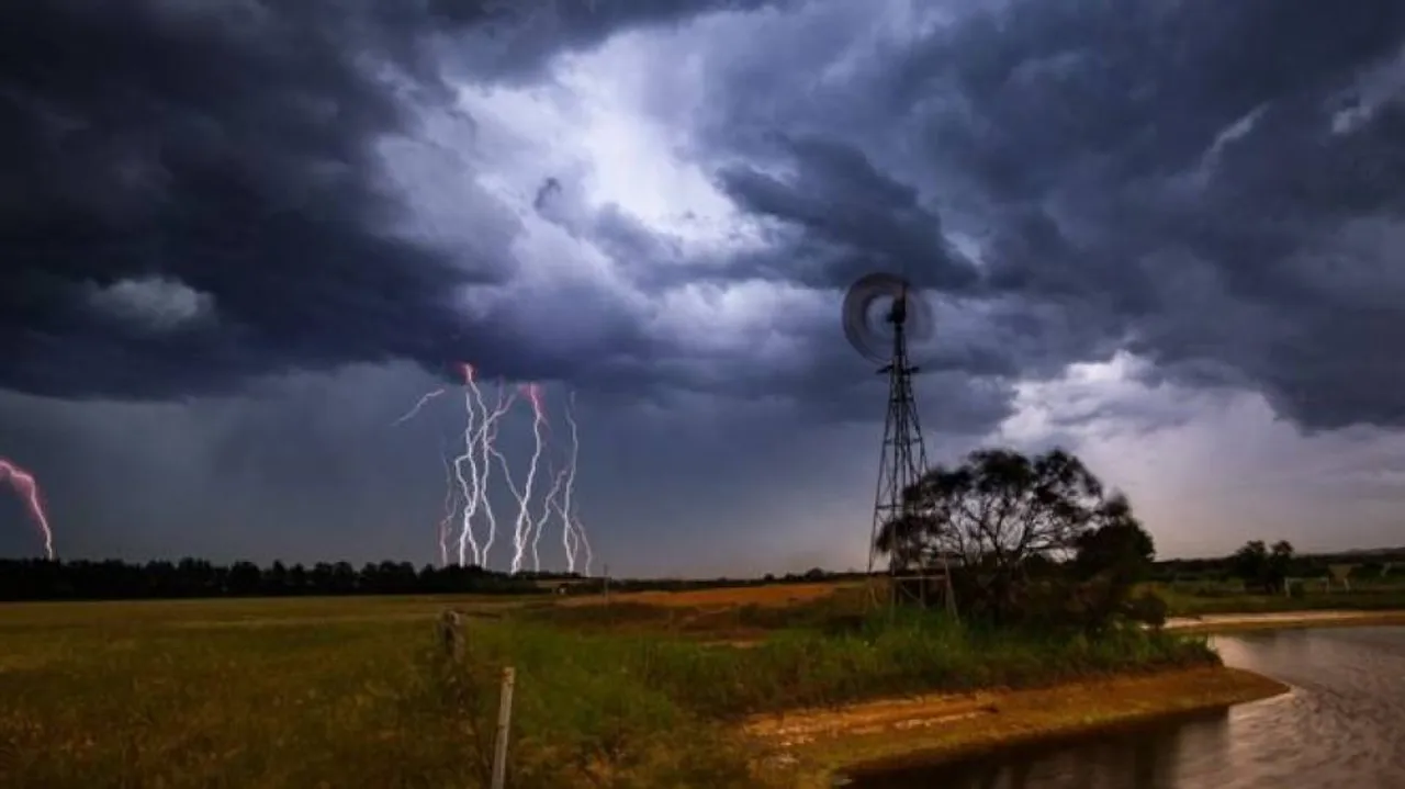 Weather alert! Thunderstorm & lightning warning for 9 Odisha districts 