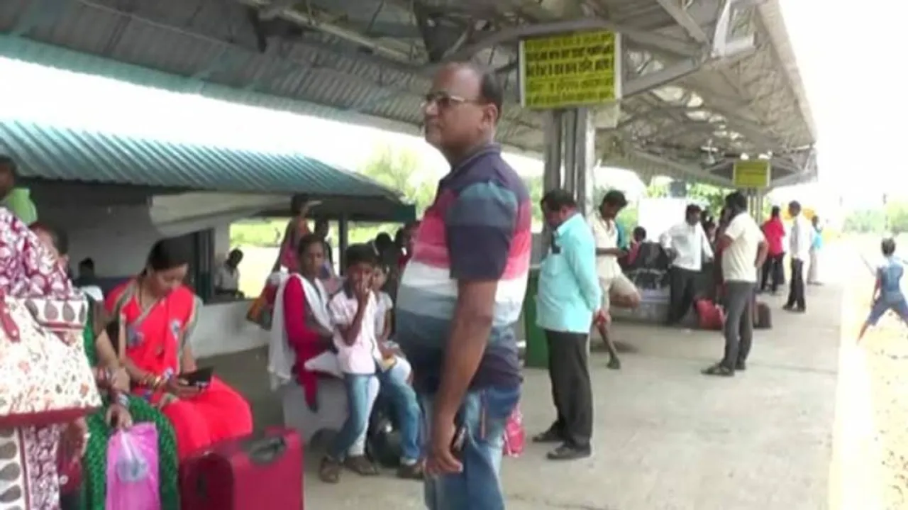 Commuters face hardship at Paralakhemundi railway station due to technical glitch