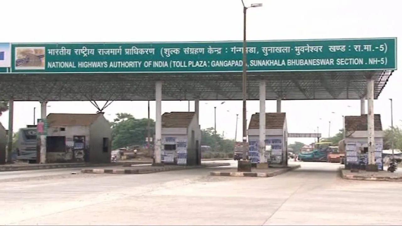 Defunct toll gate at Gangapada a menace for travellers on NH 16