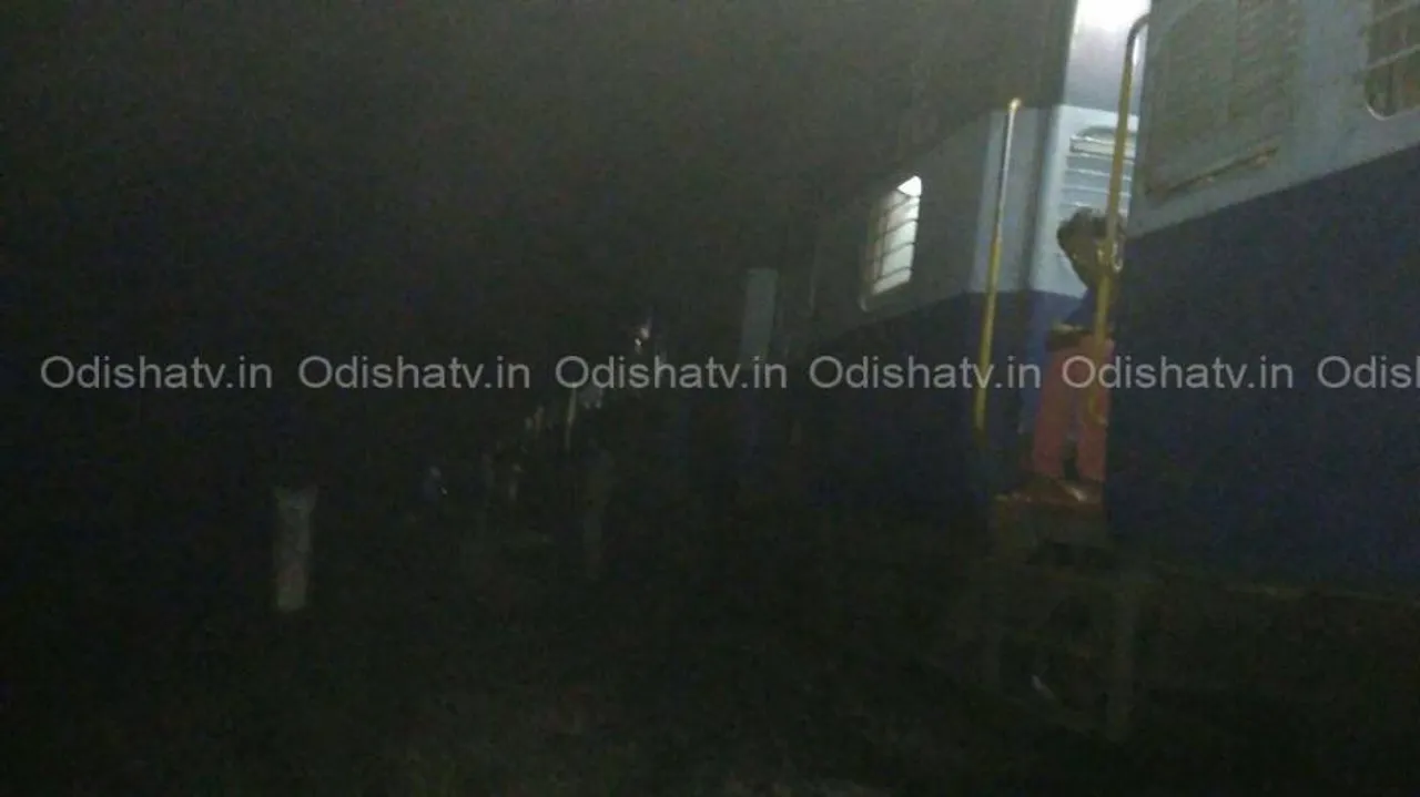 Alert gang man spots crack on track; narrow escape for Vizag-Korba Express