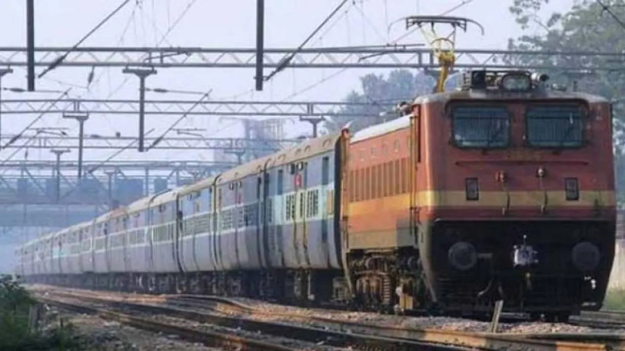 ECoR announces additional stoppages for multiple trains at Berhampur to handle festive rush