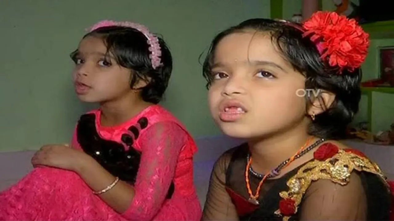 Twin Sisters Amaze With Singing & Dancing Talent