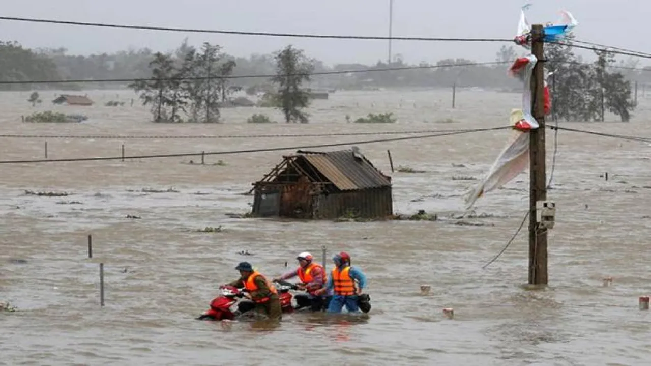 3 killed, 100,000 houses damaged in Vietnam typhoon