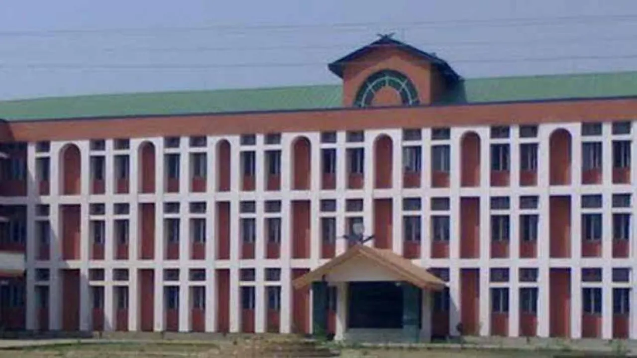 Police arrests 80 students of Manipur University
