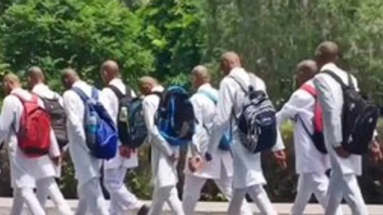 7 UP Medical Students Suspended For Ragging
