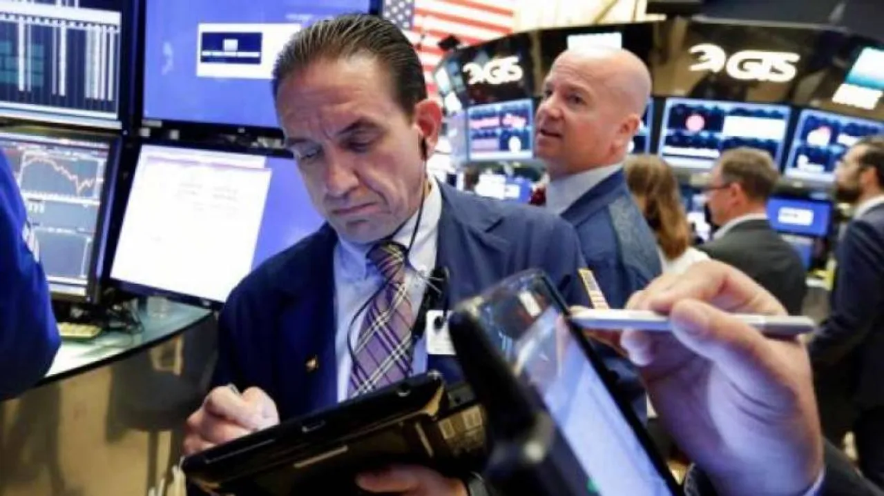 US stocks fall as tech selloff continues