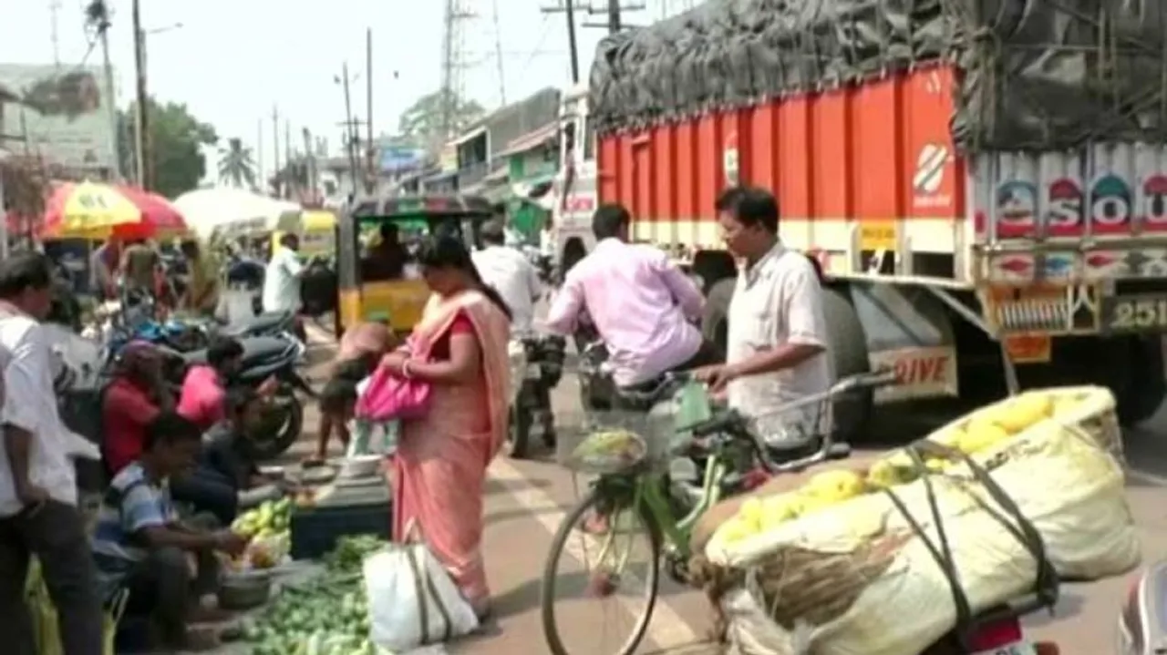 With no vending zone, street sellers, farmers face tough time