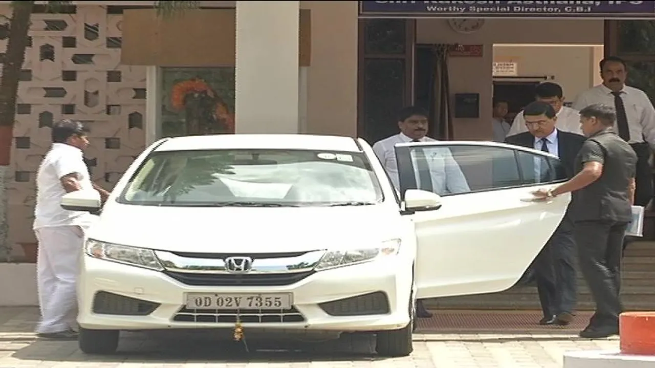 CBI special director reviews chit fund cases in Odisha