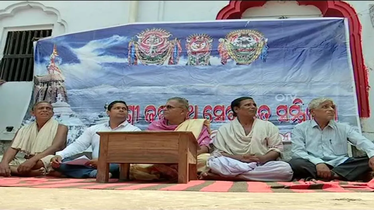 Servitors appeal Puri Gajapati to be part of Ratna Bhandar inspection team