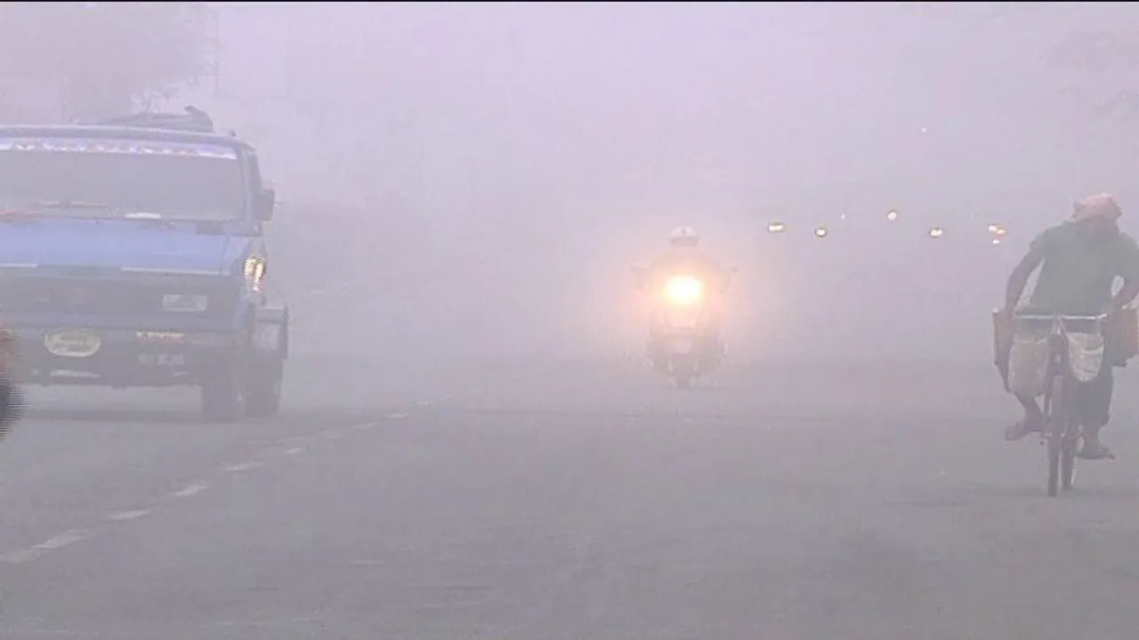 Commuters face difficulties due to foggy weather condition on Saturday