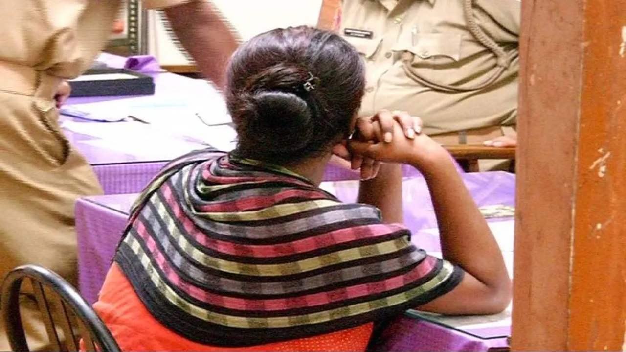 Girl, boyfriend detained for sharing indecent pictures of other girls