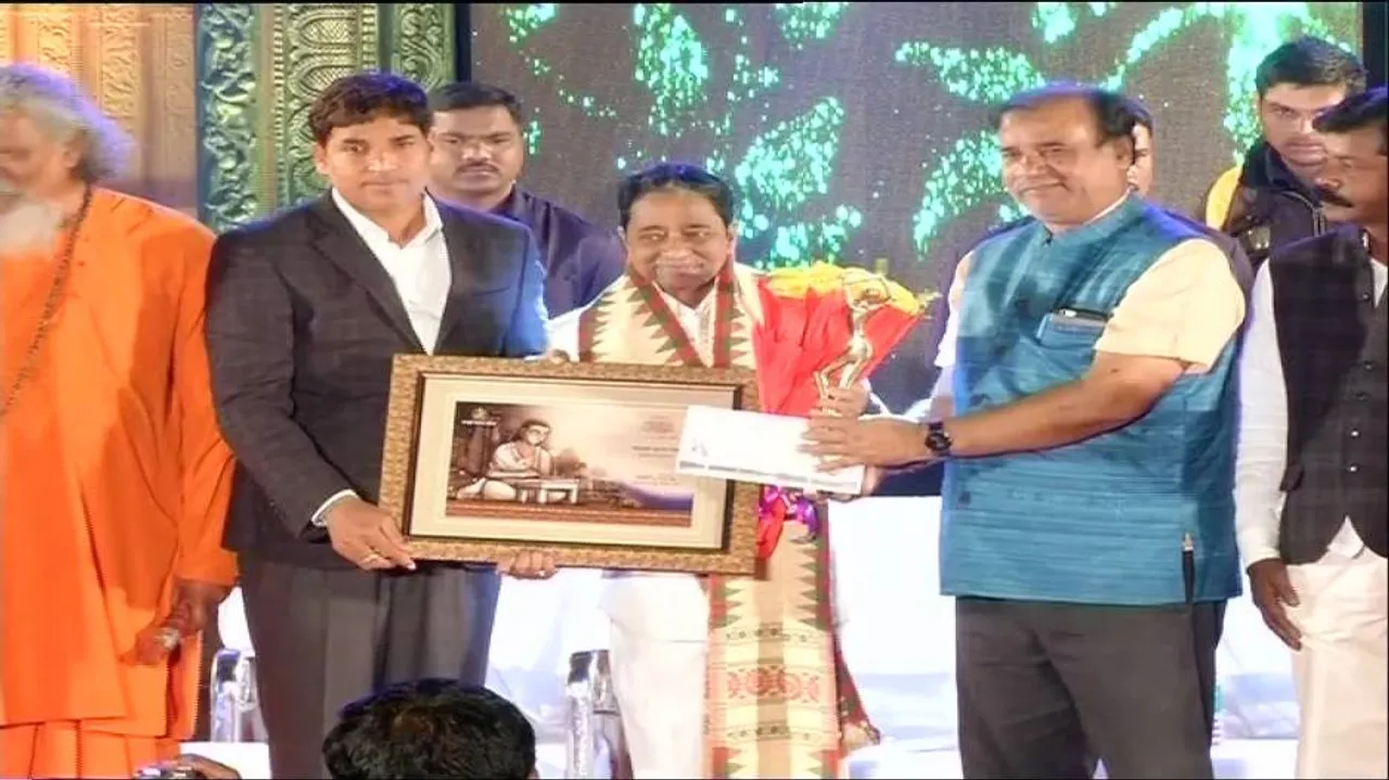 Cinematographer Ashok Swain gets Jayadev Puraskar