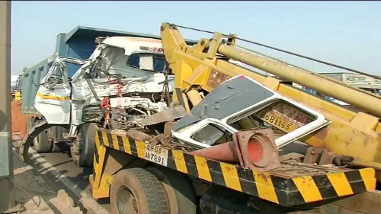 2 killed in Haiwa-Truck accident in Bhubaneswar