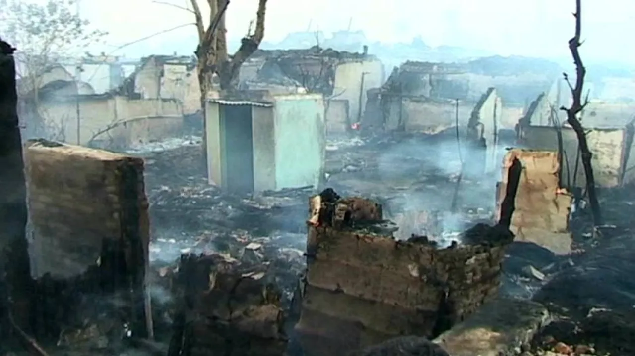 Fire guts 120 houses in Bhanjanagar