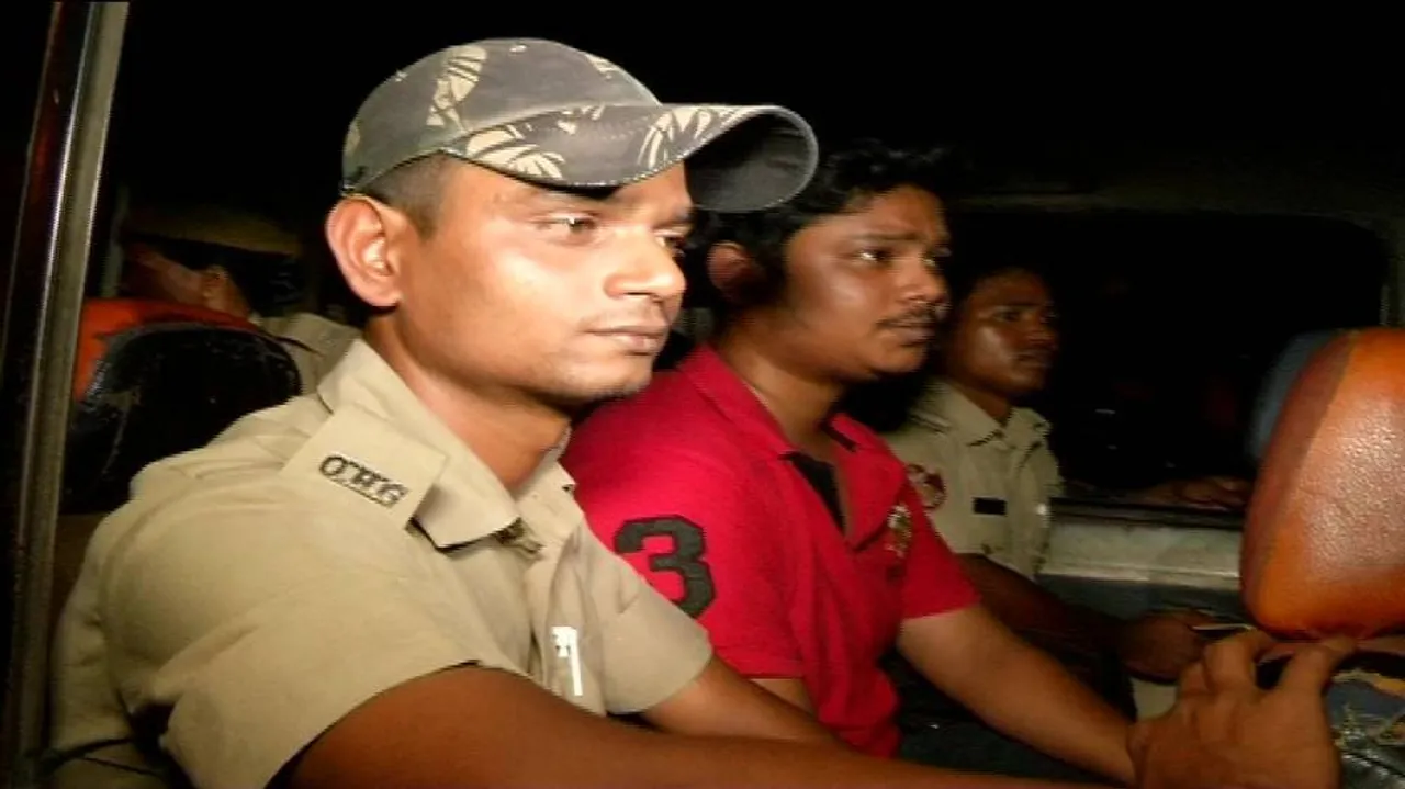 Drunk duo manhandle student, detained by police