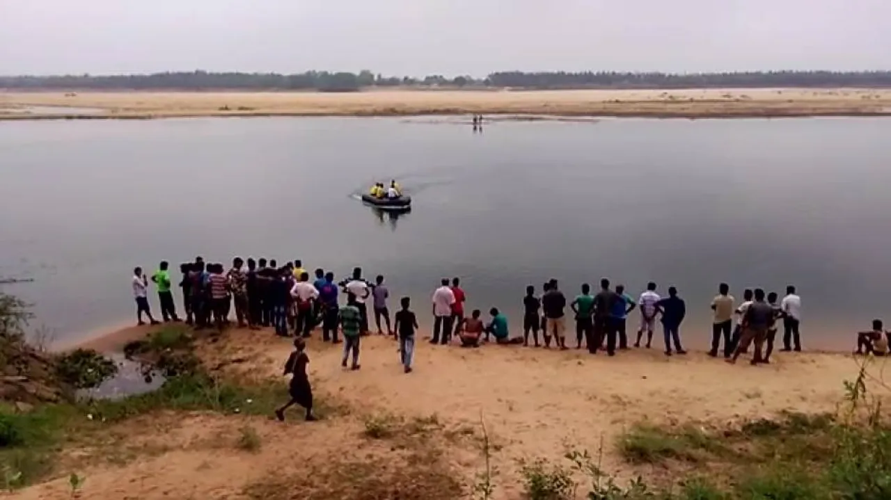 Two youths drown in Mahanadi while bathing 