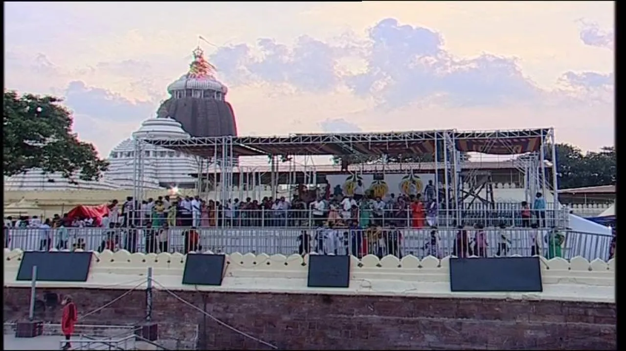 Srimandir admin bans touching of deities during Snana Yatra