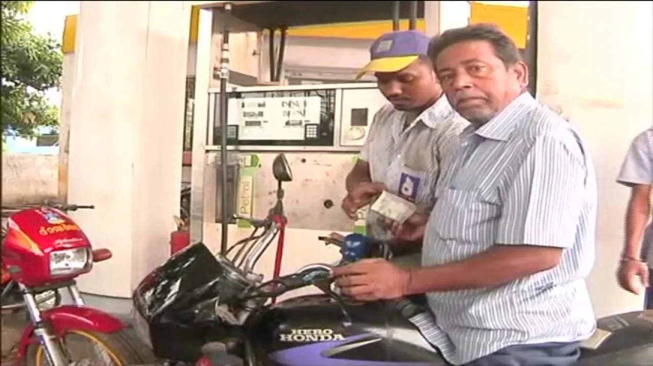 Petrol, diesel prices daily revision evokes mixed response