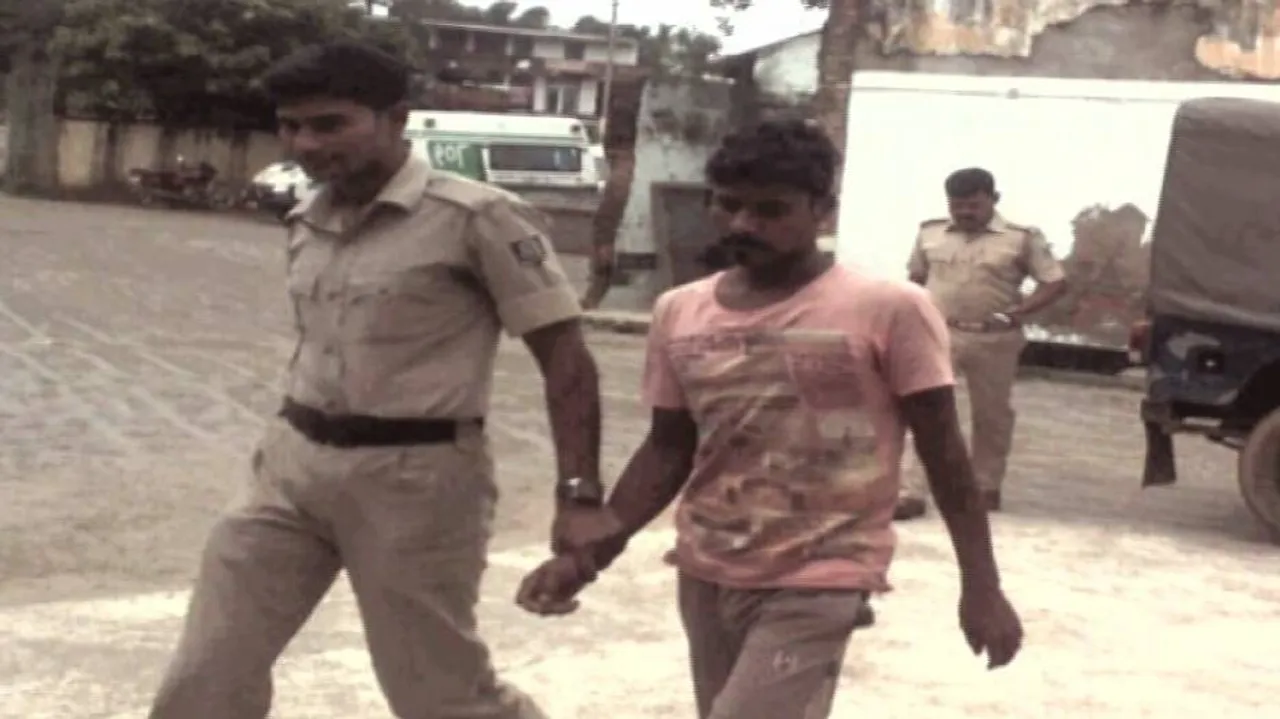 One-side love: Man attacks girl with blade