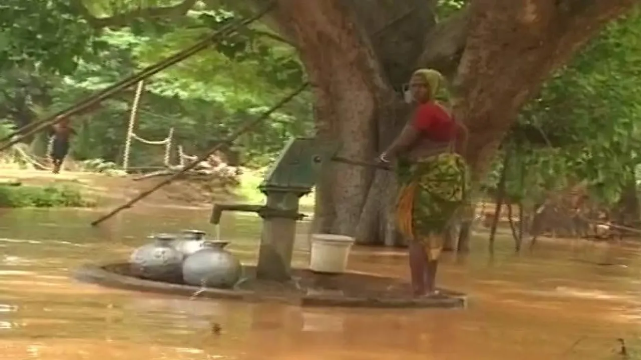 Flood compensation: CM orders restoration in three days