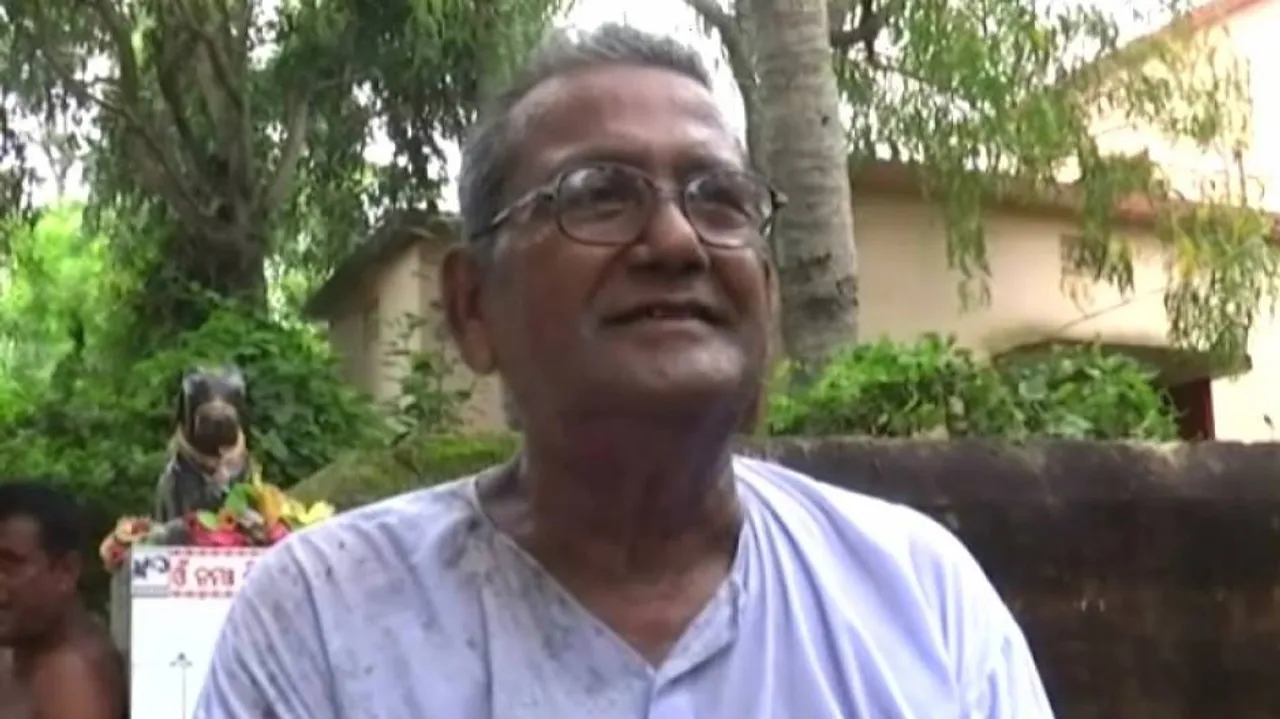 77-year-old retired teacher continues to teach sans salary
