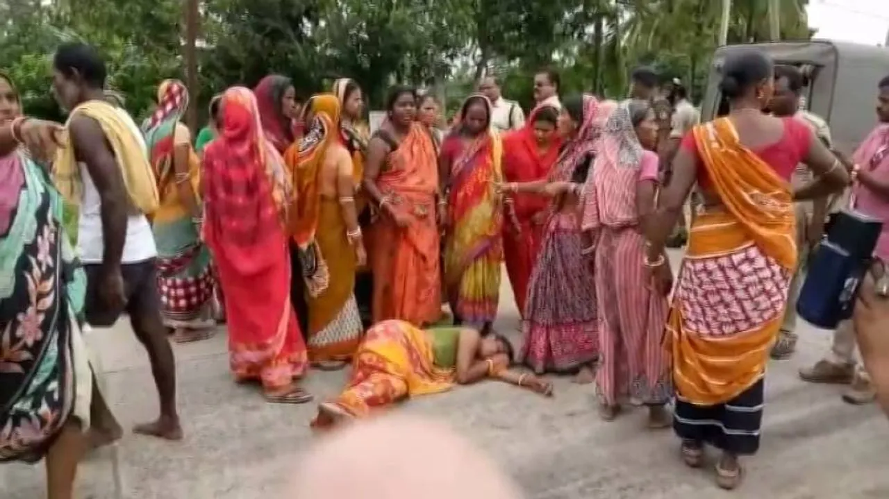 Women tie woman to tree, thrash her for selling liquor