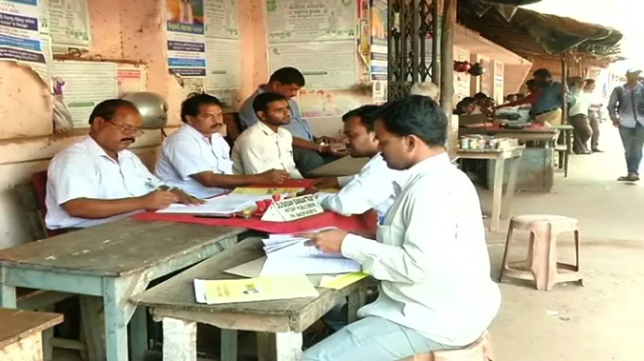 Odisha Sub-Registrars’ cashless move runs into hiccups