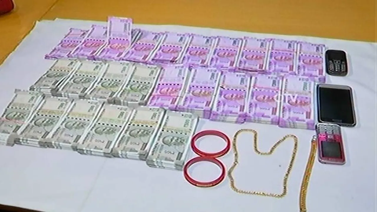 Mother-son duo arrested for looting Rs 31 lakh from SCB doc
