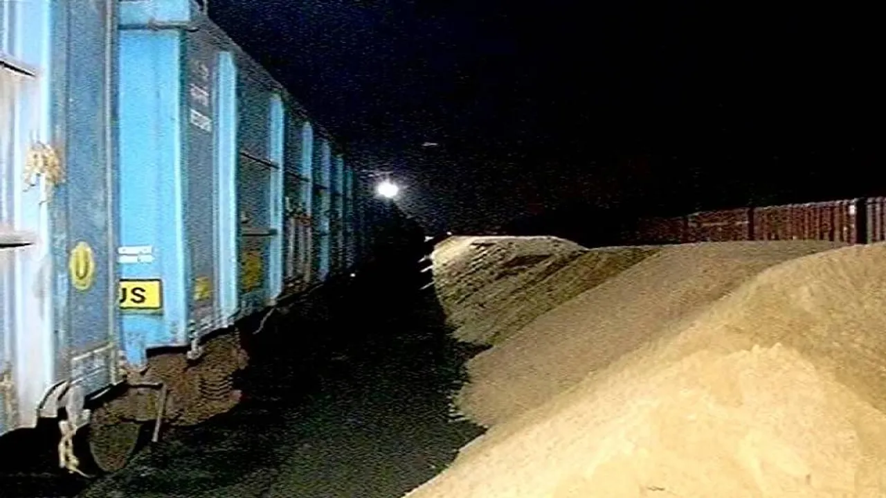 Administration stops illegal transportation of sand on goods train