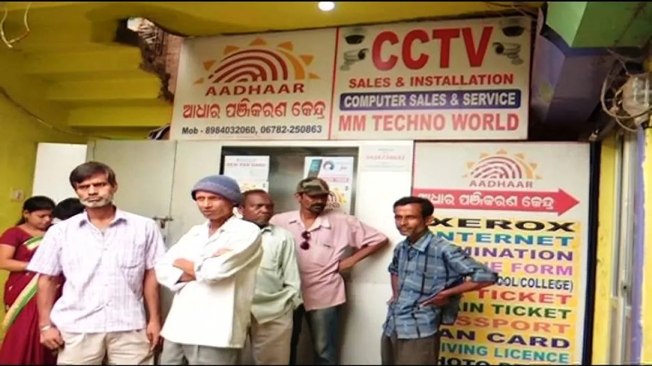 Public fume as Aadhaar card centres collect ‘illegal fees’