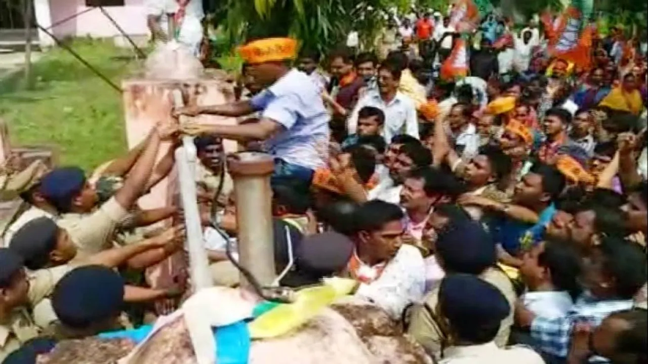 BJP activists ransack Parjang block office