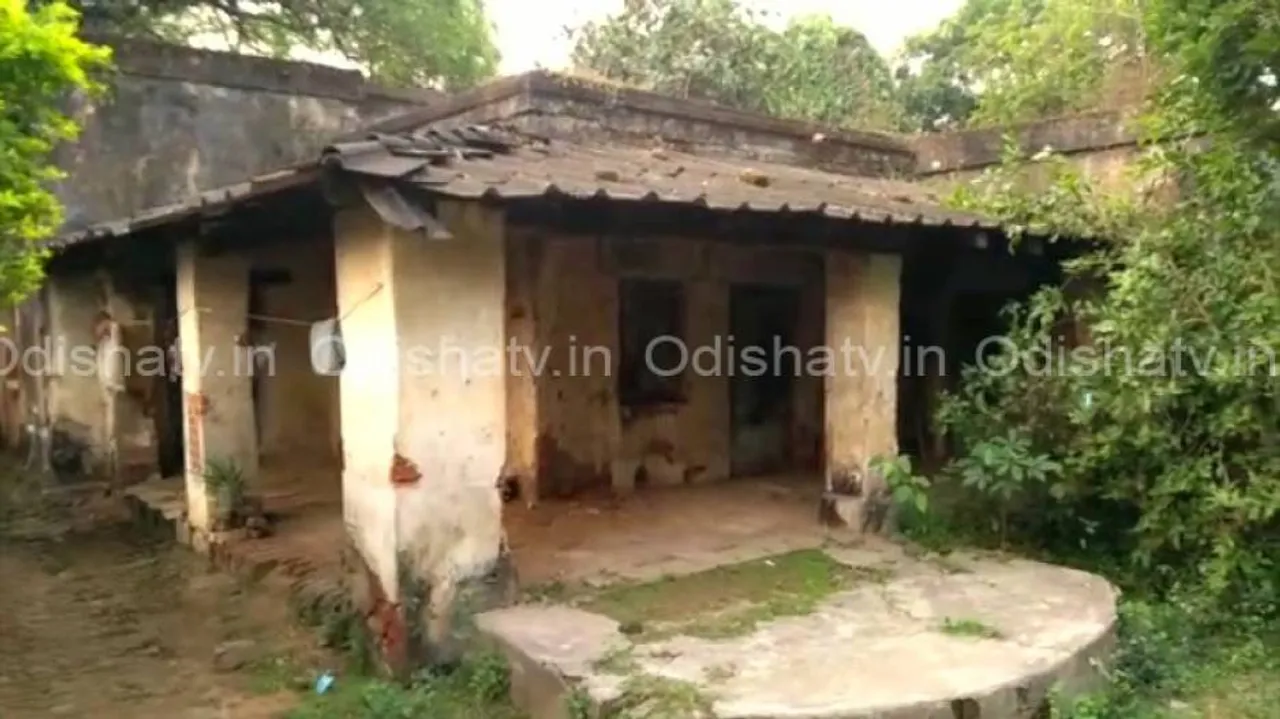 Locals demand demolition of litterateur Bezbarua's house in Sambalpur