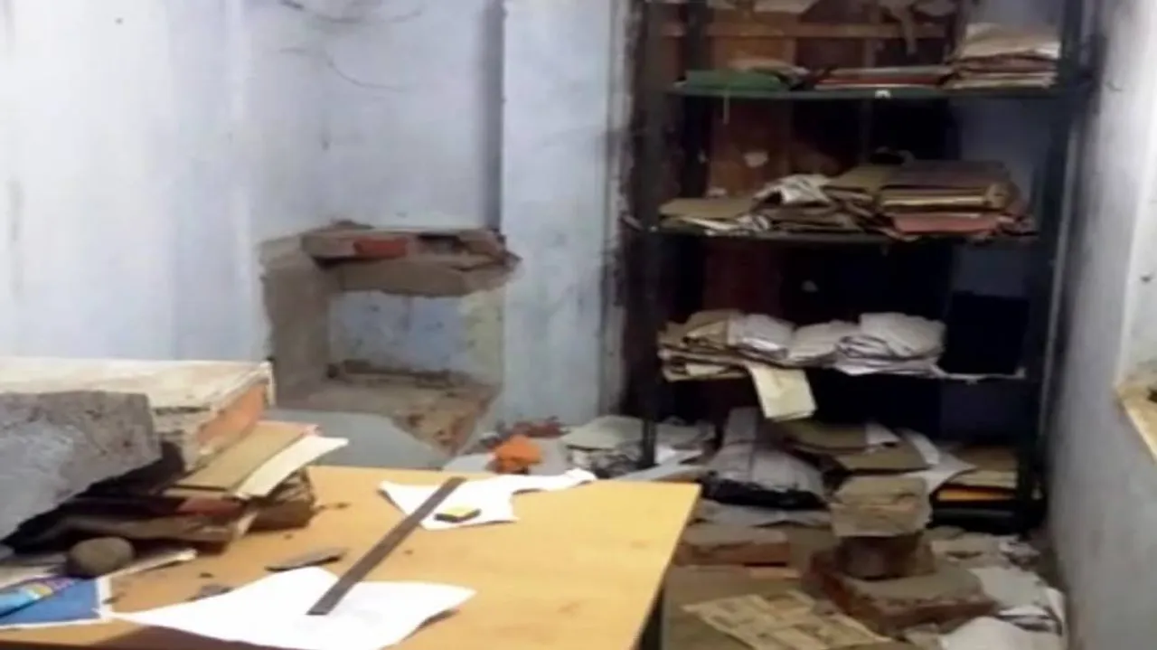 Miscreants tie up SDO, loot Rs 2.5 lakh from Nesco office