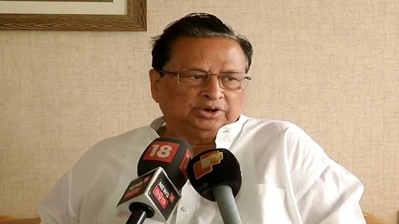 No discussions with Rahul on change of guard: Niranjan
