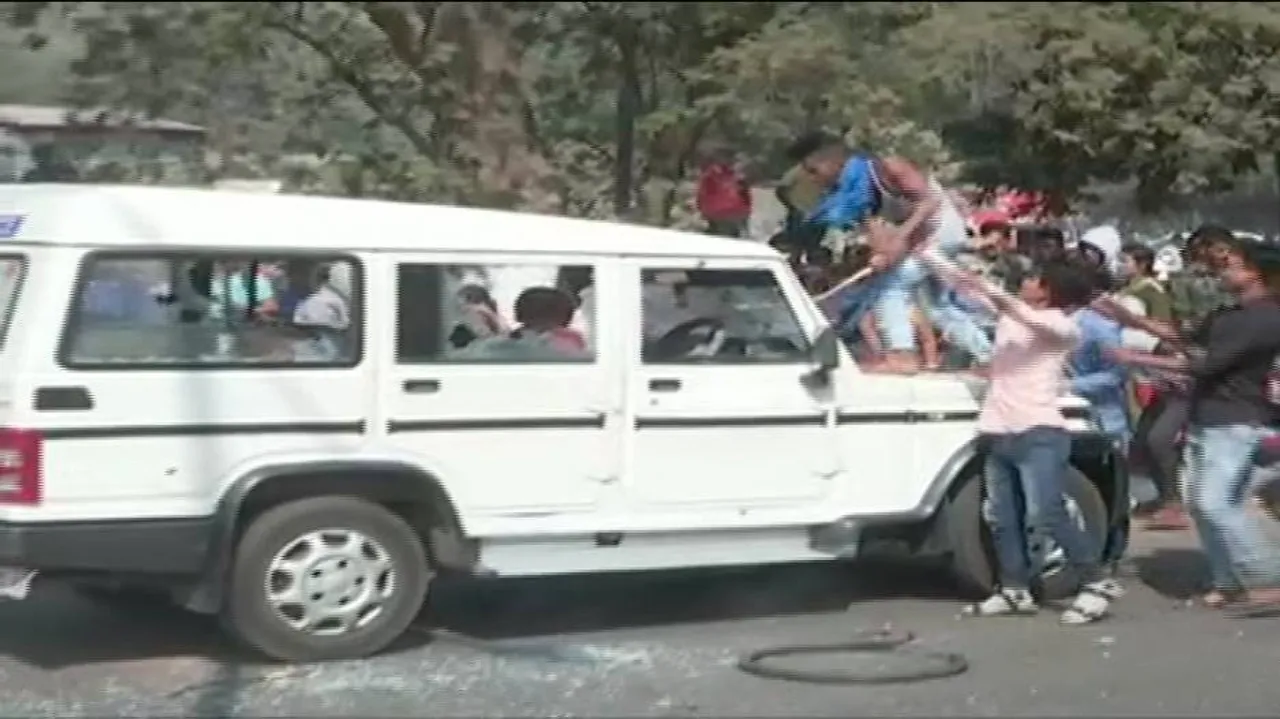 Mob demolishes police vehicle in Rourkela, 3 police critical