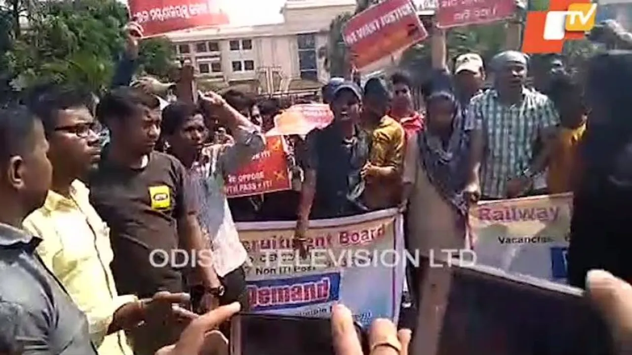 Students protest changes in Railways Group D eligibility criteria