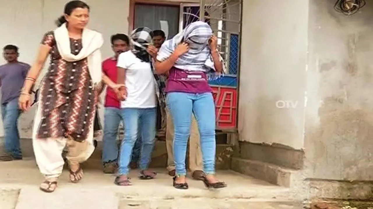 Sex dens on rise in Odisha; 5 girls, 7 youths nabbed from Sambalpur