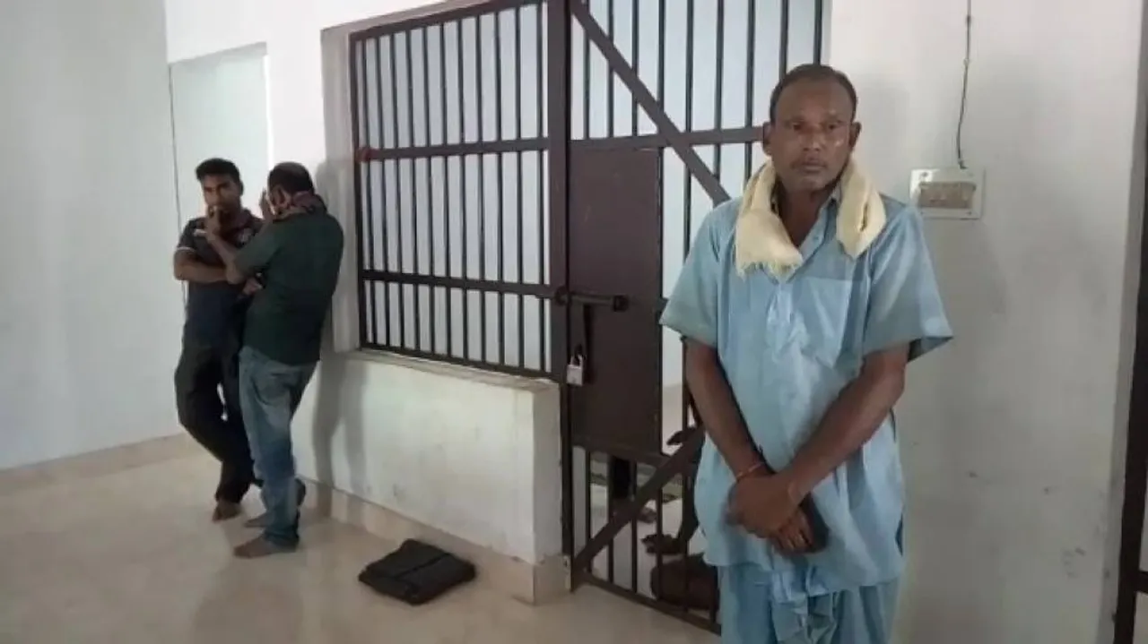 5 held for trying to deposit fake notes in bank