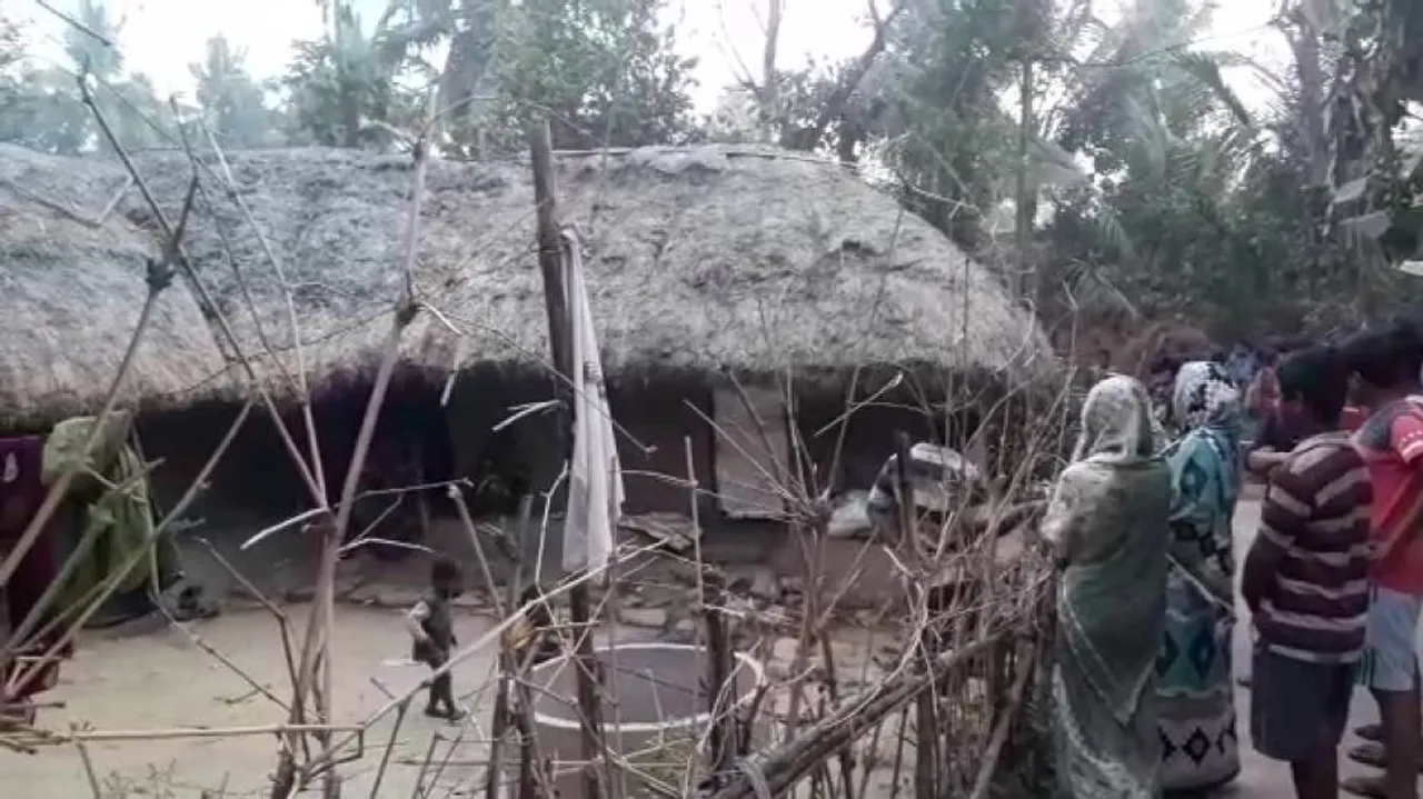Man kills wife, son; buries bodies inside house 