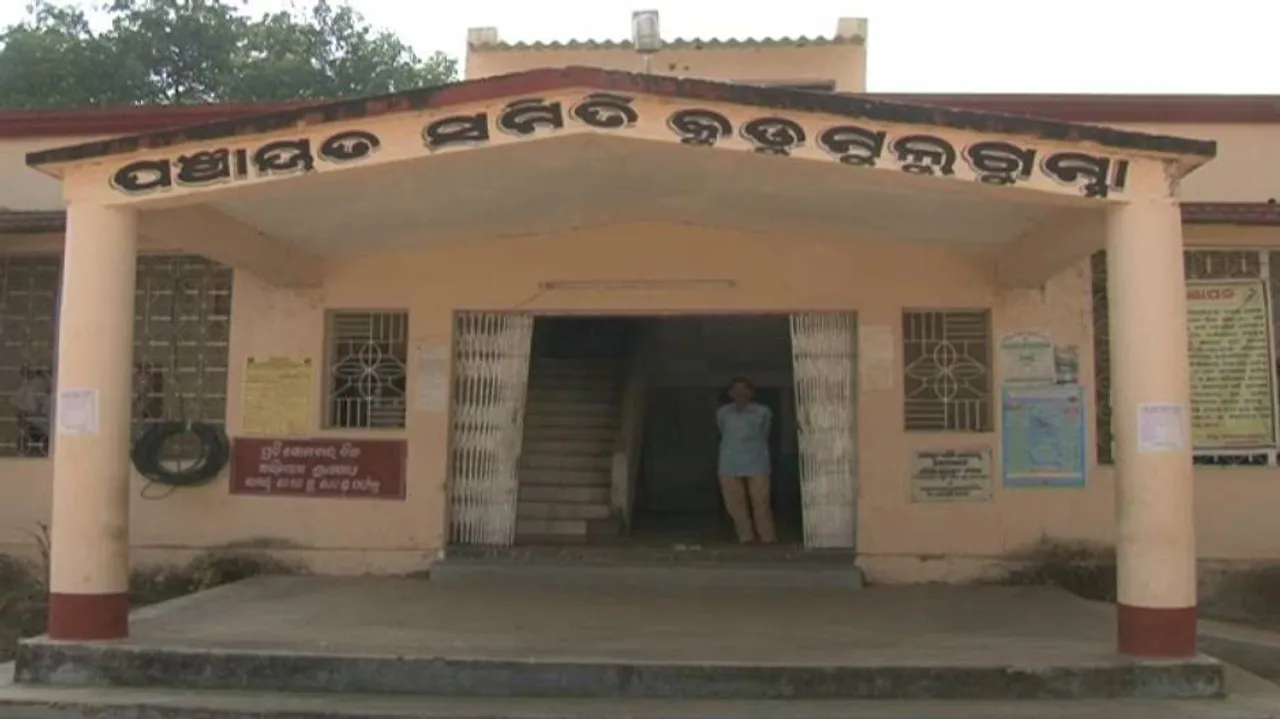 4 poll officials abducted, produced in Praja court by Maoists