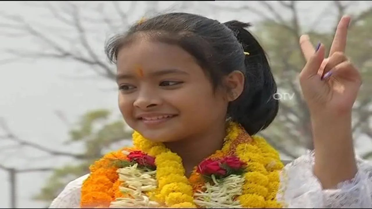 Little Miss Galaxy World Arpita Behera back home to rousing reception