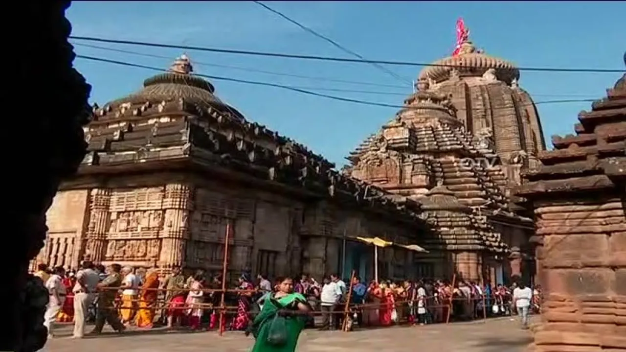 Temples decked up for Maha Shivaratri, cultural treat tonight