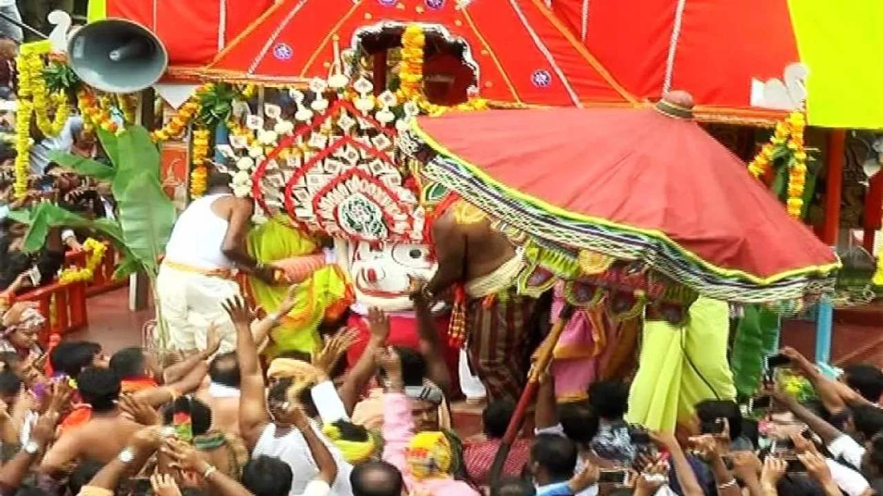 Non-resident Odias celebrate Rath Yatra in Bengaluru & Mumbai