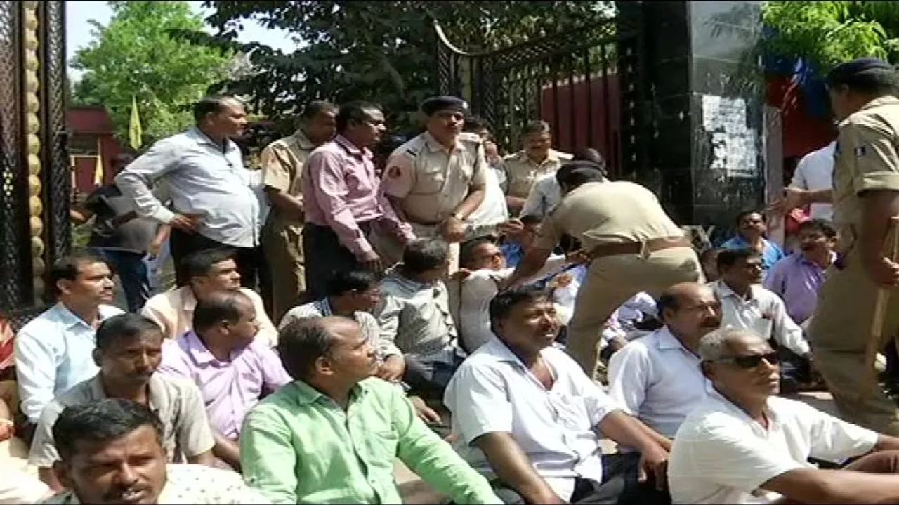 Matric evaluation row: Teachers-cops scuffle  in Capital