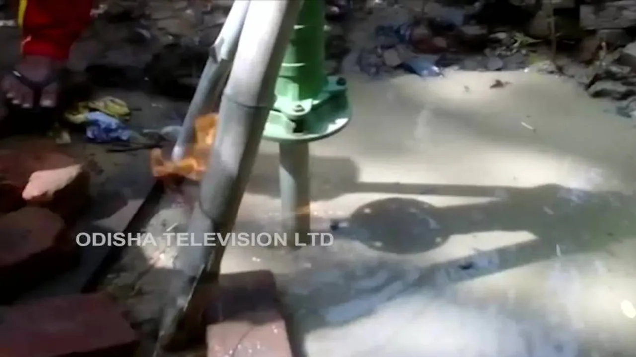 Villagers in panic as tubewell spews fire in Kendrapara