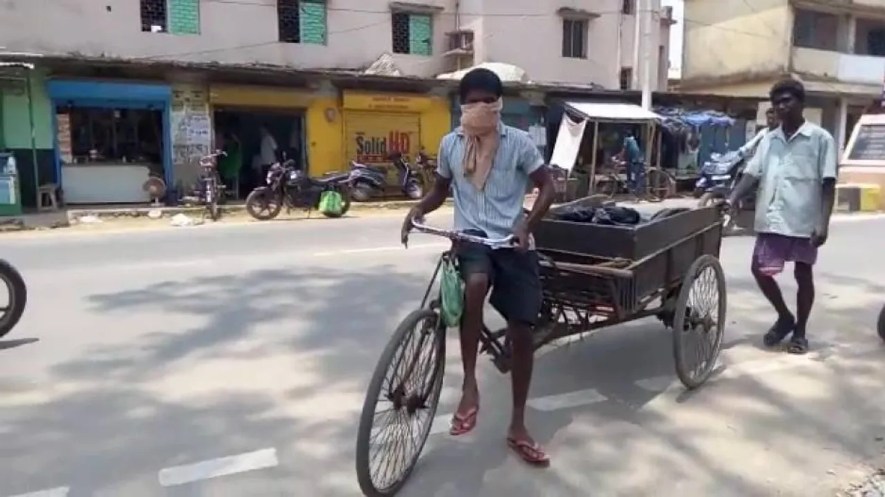 Disrespect to dead: Body carried on garbage trolley in Odisha