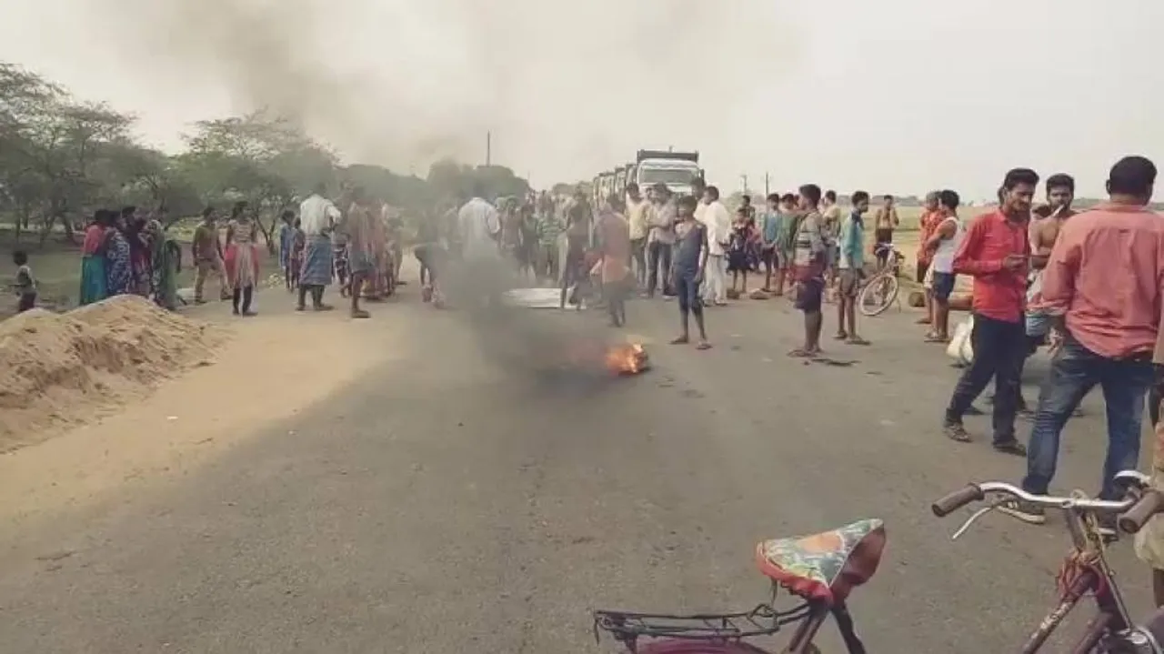 Youth dies in road mishap, locals block Bhadrak-Chandbali road
