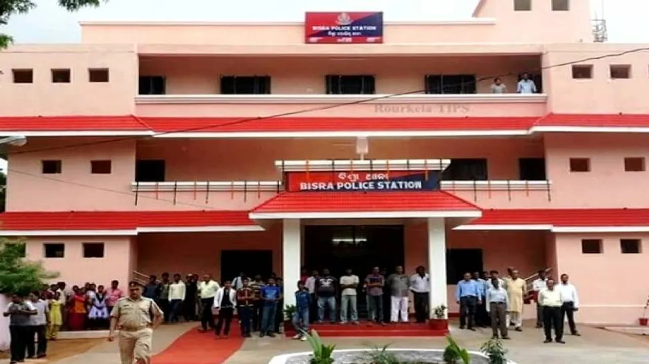 Miscreants loot Rs 25 lakh from cash van in Odisha